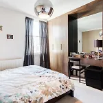 3 Bedroom Spacious And Bright Central London Home