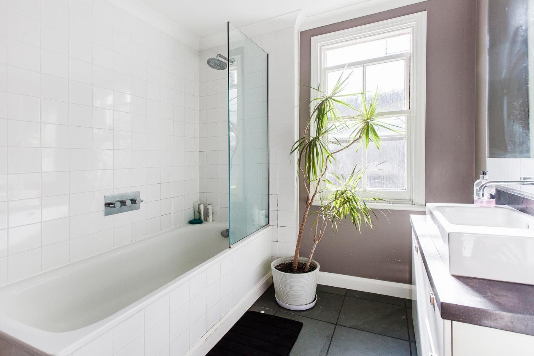 3 Bedroom Spacious And Bright Londra